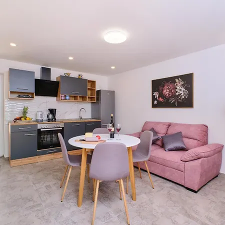 House Anka Peaceful With Private Parking On Losinj Island *