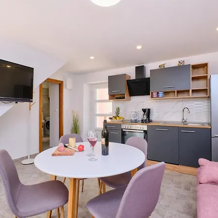 House Anka Peaceful With Private Parking On Losinj Island Сasa de vacaciones *