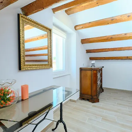 Tatil Evi House Anka Peaceful With Private Parking On Losinj Island *