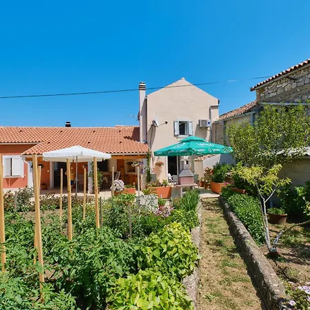 House Anka Peaceful With Private Parking On Losinj Island
